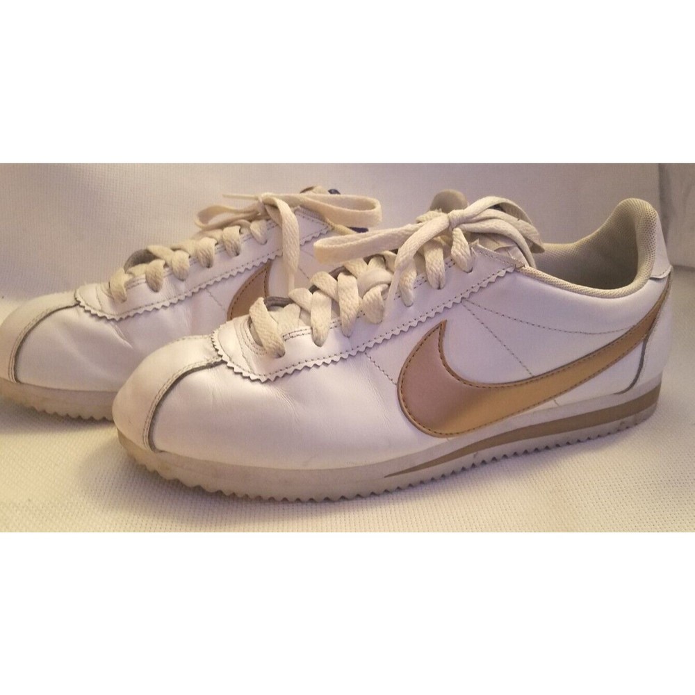 Nike Classic Cortez SE 'Metallic Gold' 902856-013 Women's Suede Shoes Size 9